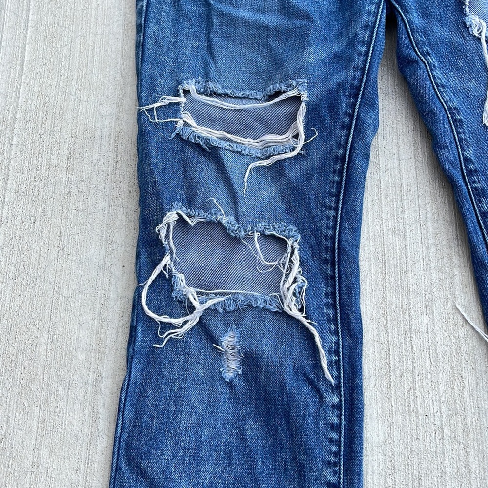 Guess Jeans Size 29 mens distressed/ holes - Picture 2 of 10